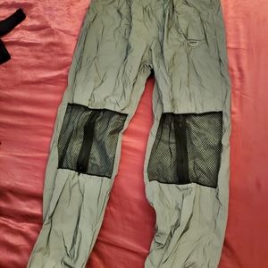 Light reflective pants